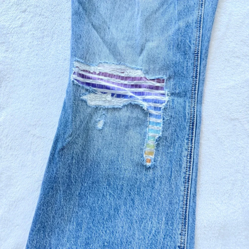 American Eagle Ripped Flare Jeans‎ Light Wash Distressed Rainbow Patch 2